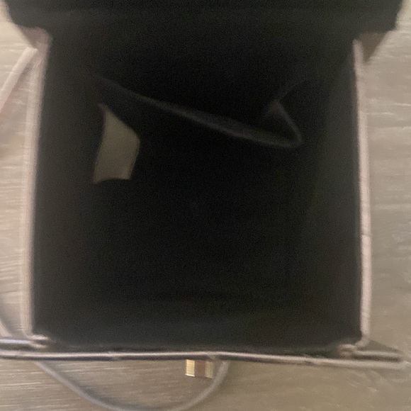 VINTAGE Walborg Quilted Box Purse - Picture 10 of 15